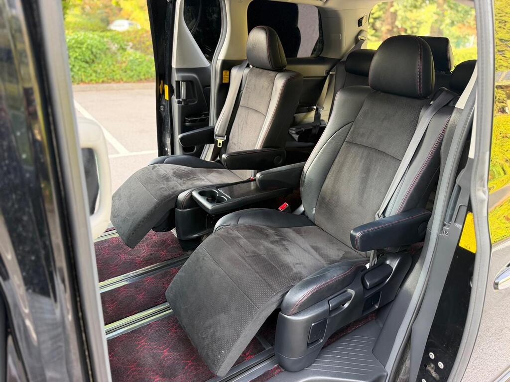 Toyota Vellfire 2013/09 Goldeneye V6 Black