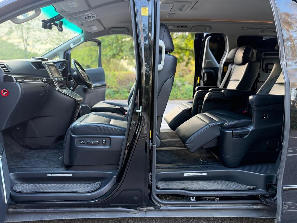 Toyota Vellfire 2013/09 Goldeneye V6 Black