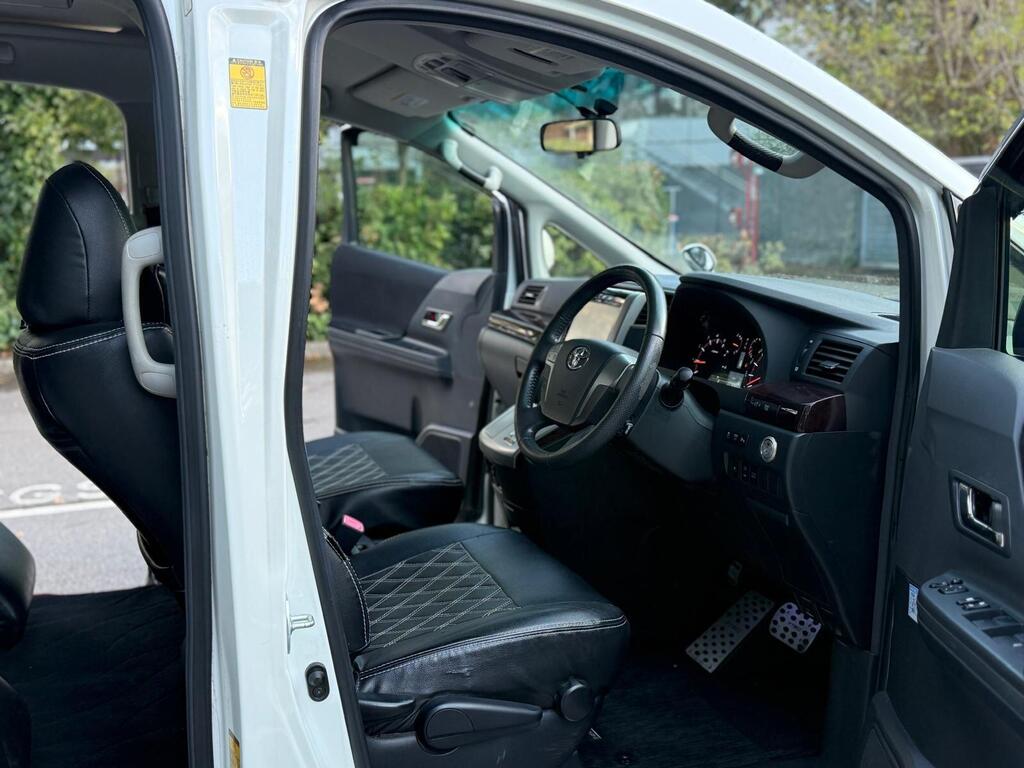 Toyota Vellfire 2014 2.4L Petrol Auto Stunning Body Kit