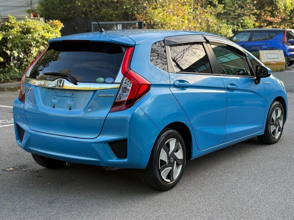 Honda Jazz L Package |1.5L Petrol Hybrid 2015