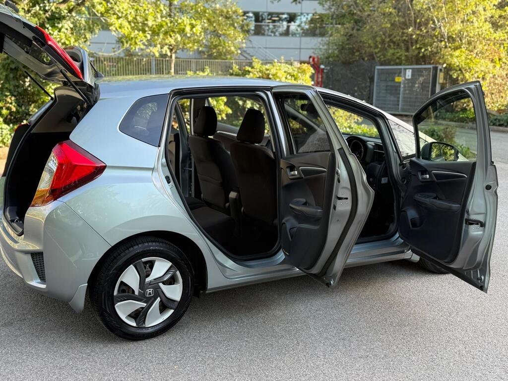 Honda Jazz 1.5L Hybrid | Automatic | 2014