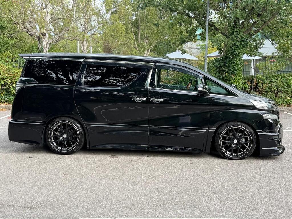 Toyota Vellfire 30 Series | 2500cc Petrol | 8 Seater 2015