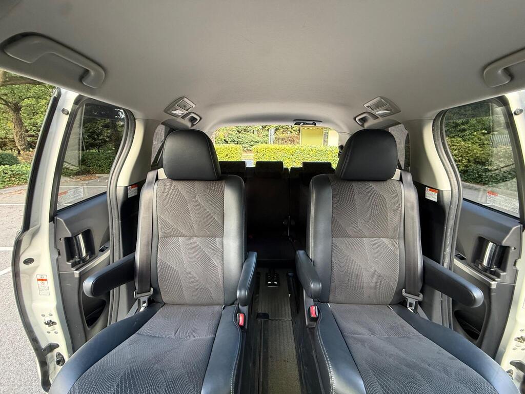 Toyota Estima Aeras G 2016- Premium Edition- 2.4L Petrol