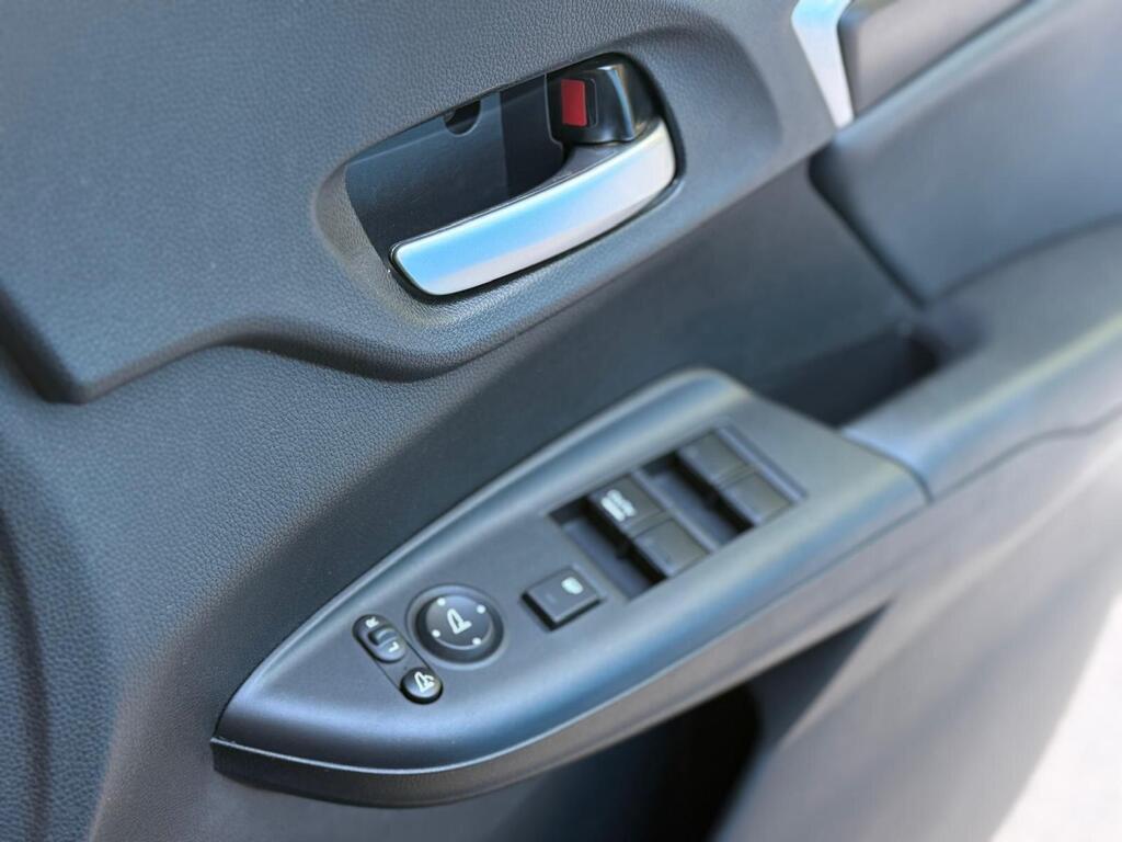 Honda Jazz L Package |1.5L Petrol Hybrid 2015