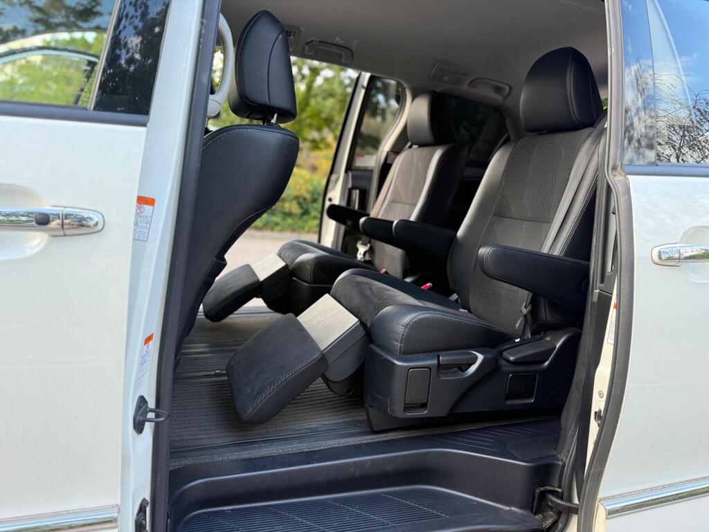 Toyota Estima Aeras G 2016- Premium Edition- 2.4L Petrol