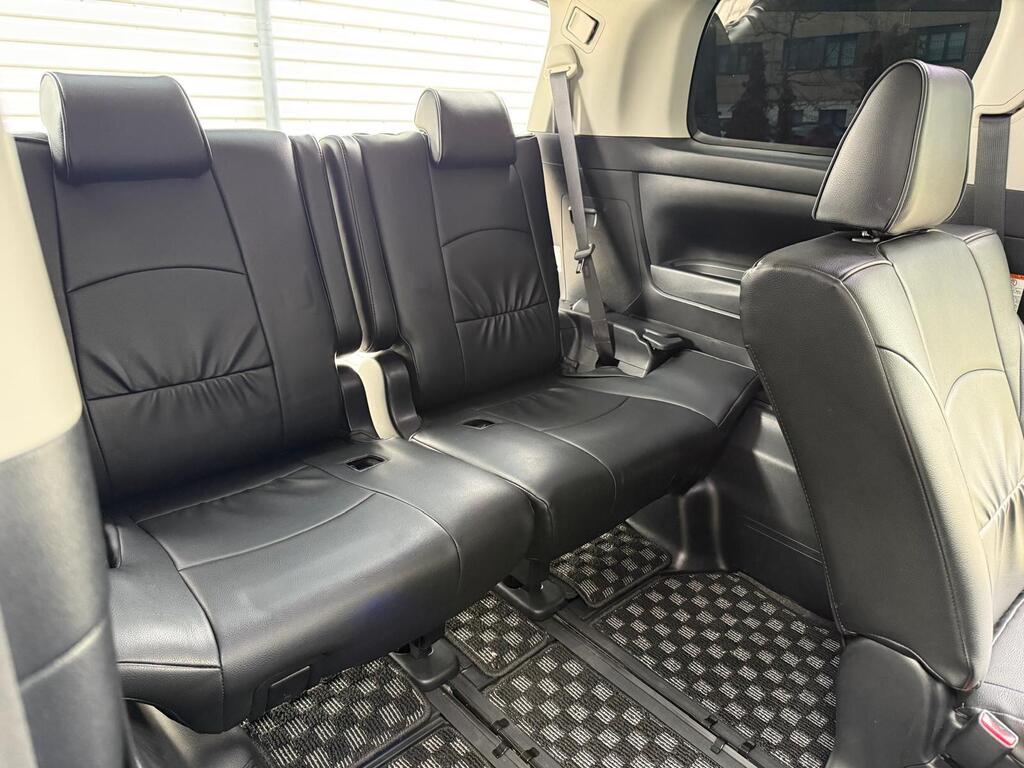 Toyota Vellfire 30 Series | 2500cc Petrol | 8 Seater 2015