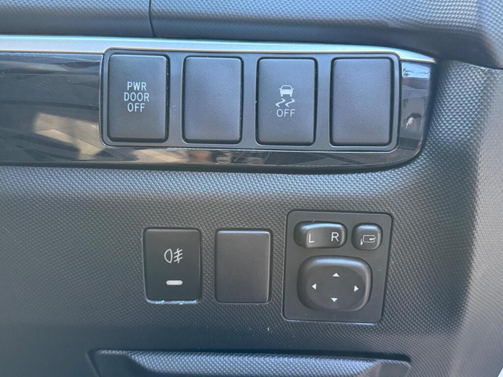 Toyota Estima Aeras G 2016- Premium Edition- 2.4L Petrol