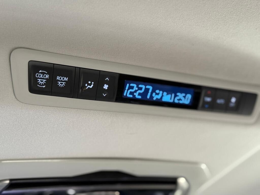Toyota Vellfire 30 Series | 2500cc Petrol | 8 Seater 2015
