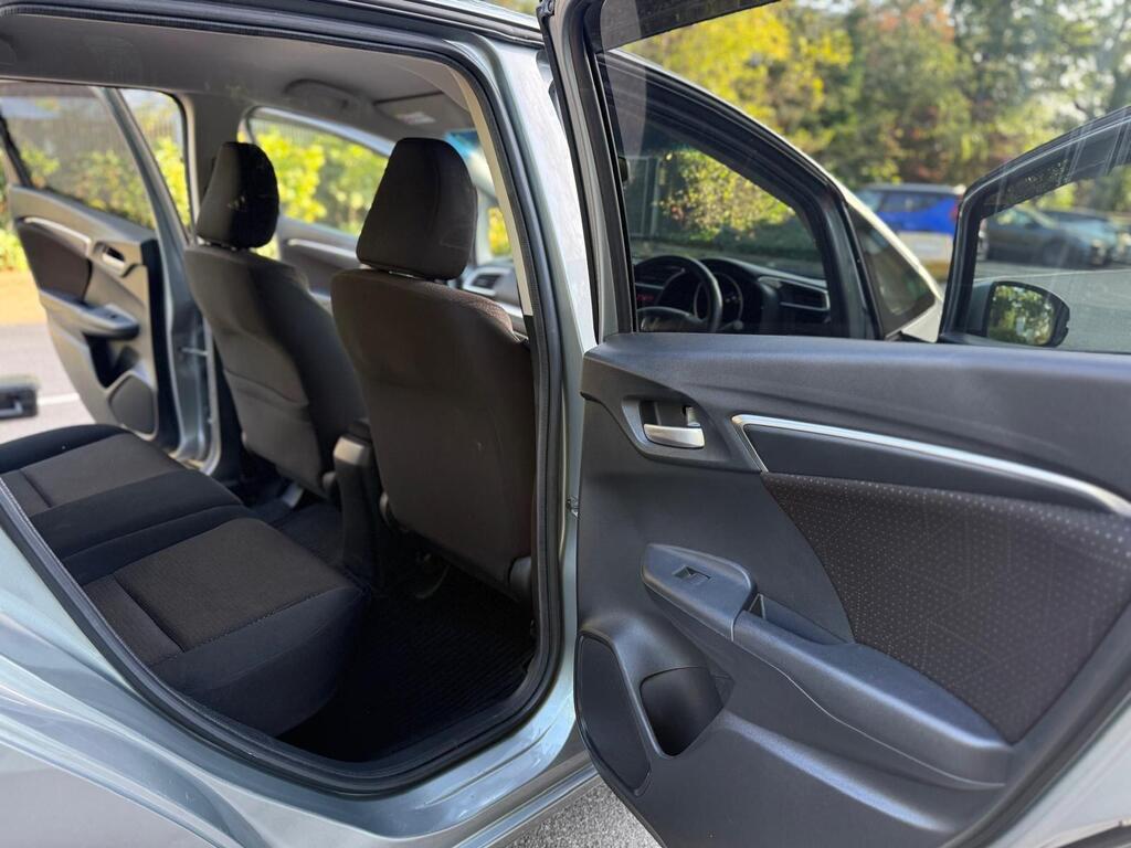 Honda Jazz 1.5L Hybrid | Automatic | 2014