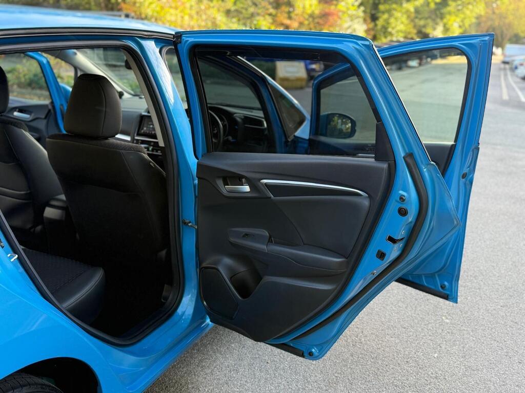 Honda Jazz L Package |1.5L Petrol Hybrid 2015