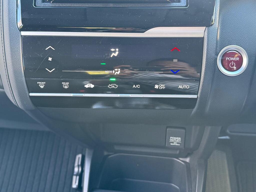 Honda Jazz L Package |1.5L Petrol Hybrid 2015