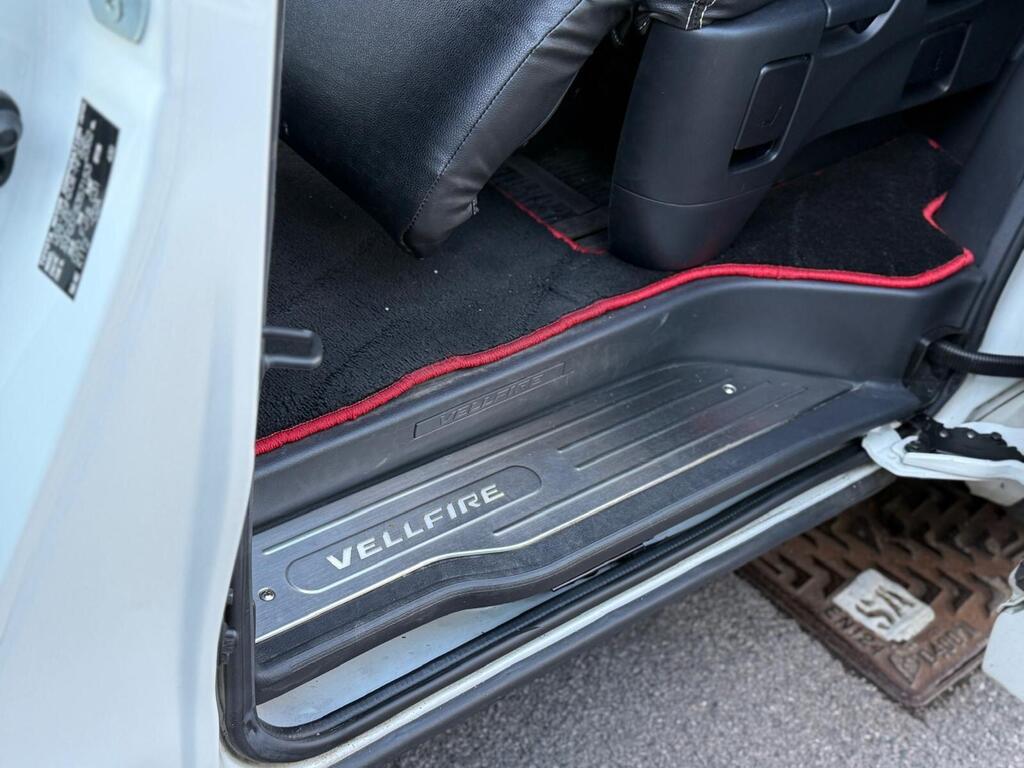 Toyota Vellfire 2014 2.4L Petrol Auto Stunning Body Kit