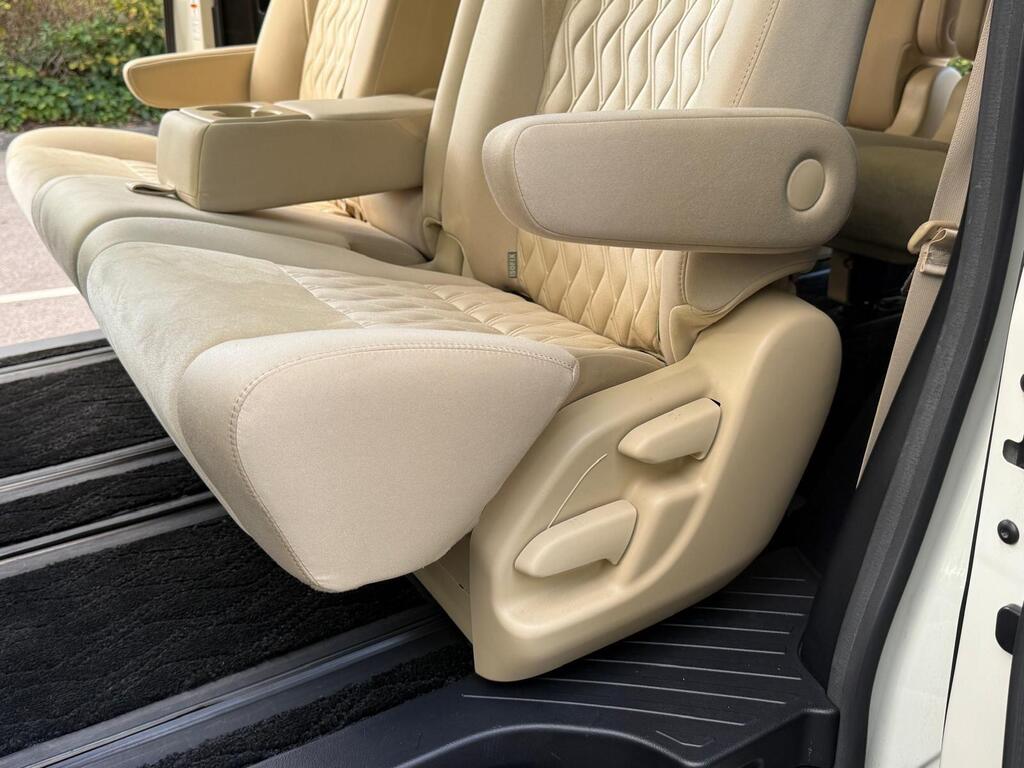 Toyota Alphard Petrol 2.5 Hybrid 4WD 8 Seater 2019