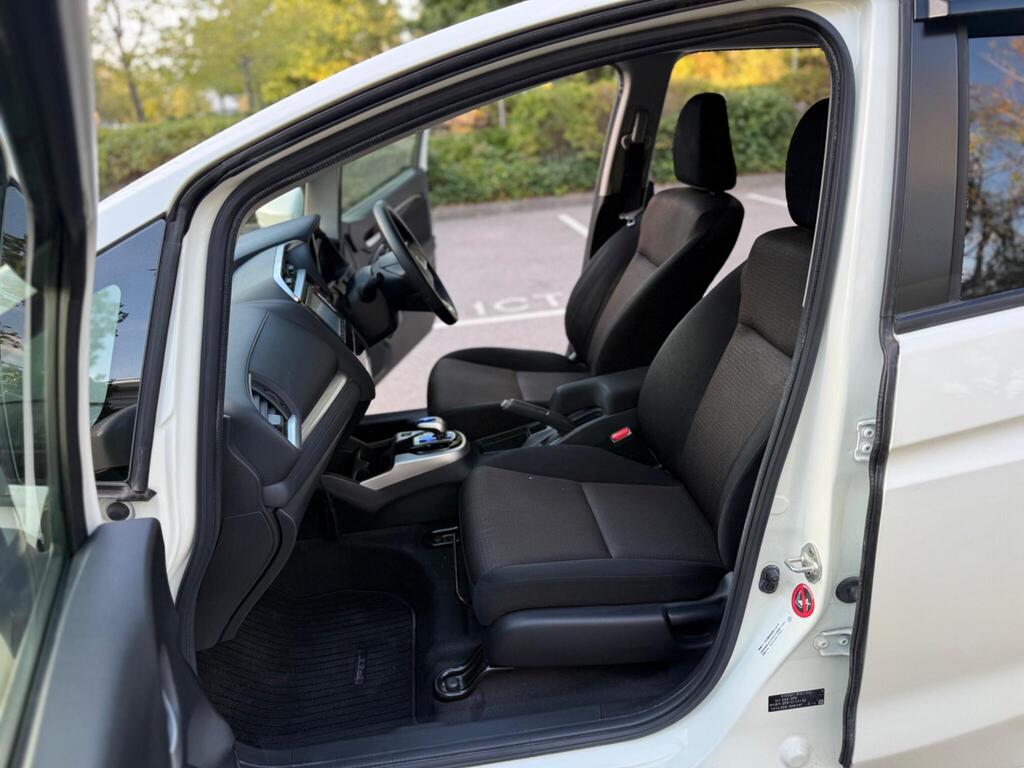 Honda Jazz 2015 FIT Automatic | Petrol Hybrid
