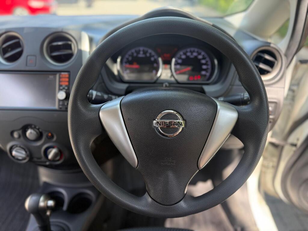 Nissan Note 1.2 DIG-S Acenta Premium 2015 Hatchback 5dr Petrol CVT Euro 5 (ss) (98 ps)