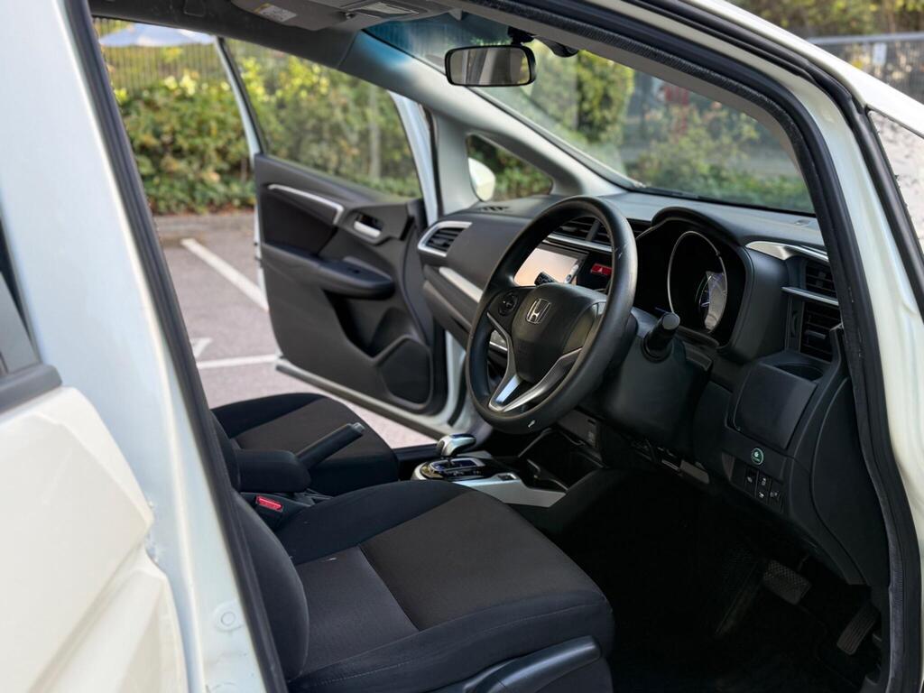 Honda Jazz 2015 FIT Automatic | Petrol Hybrid