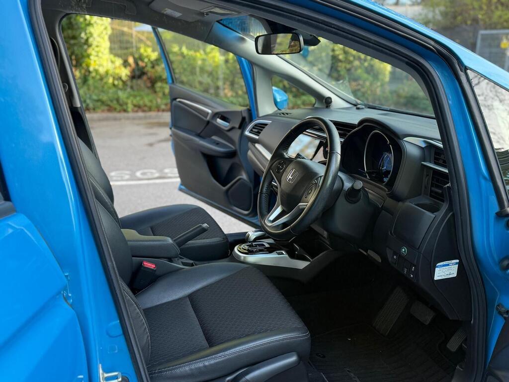 Honda Jazz L Package |1.5L Petrol Hybrid 2015