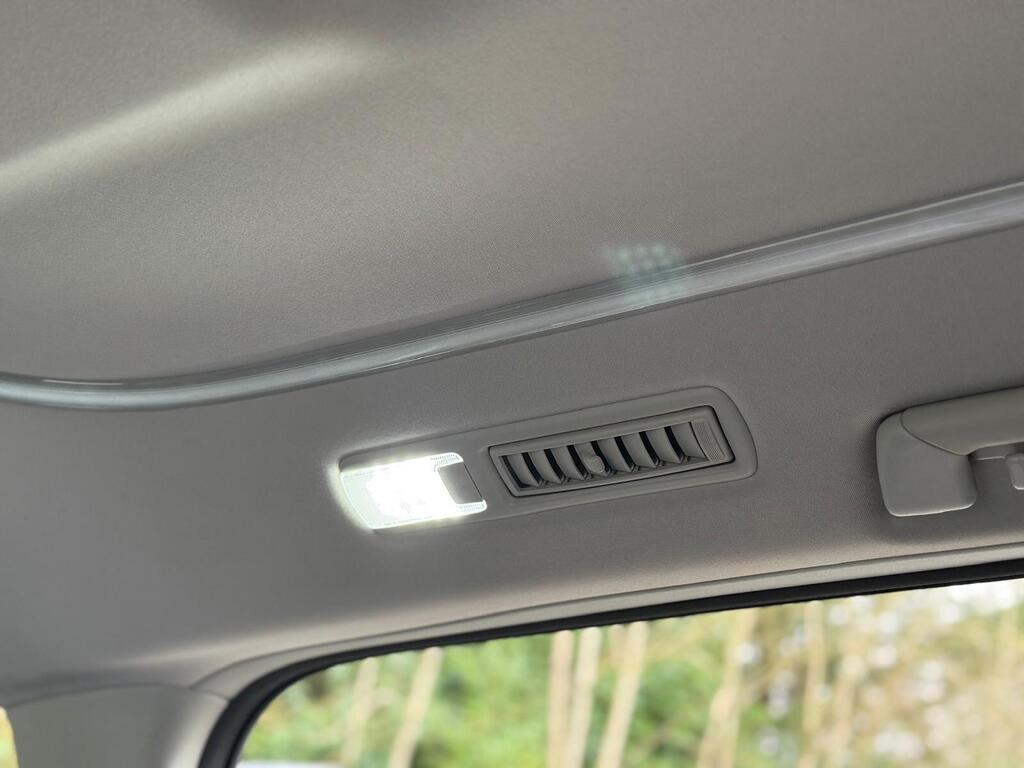 Toyota Vellfire 30 Series | 2500cc Petrol | 8 Seater 2015