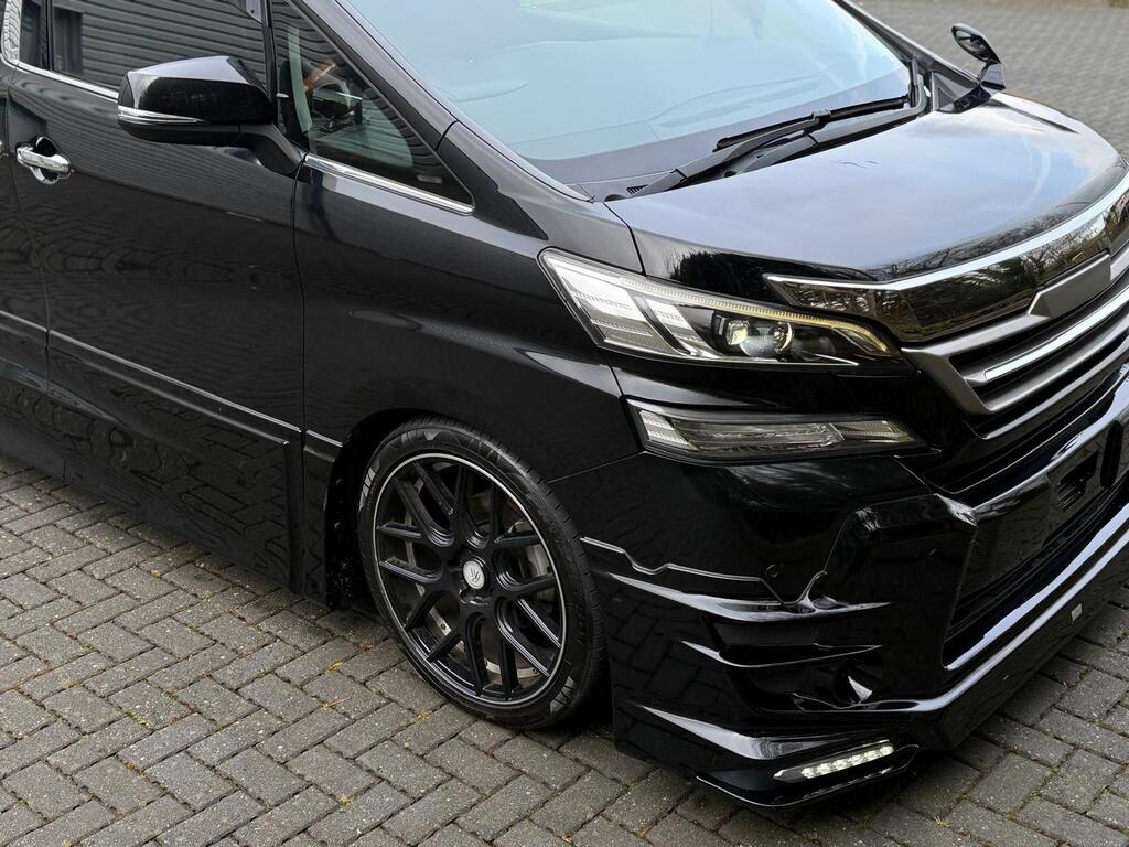Toyota Vellfire 30 Series | 2500cc Petrol | 8 Seater 2015