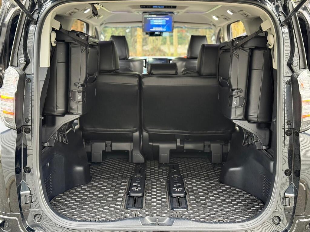 Toyota Vellfire 30 Series | 2500cc Petrol | 8 Seater 2015