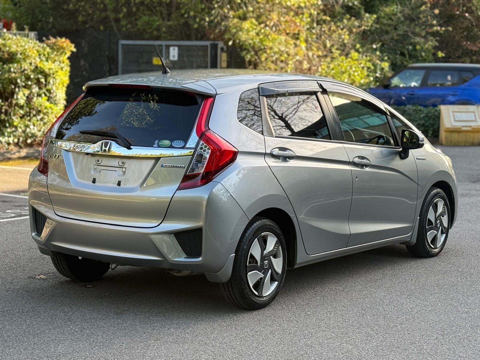 HONDA JAZZ HYBRID 2014 | 1.5L Hybrid | Automatic | 76,000 KM / Approx. 47,200 Miles