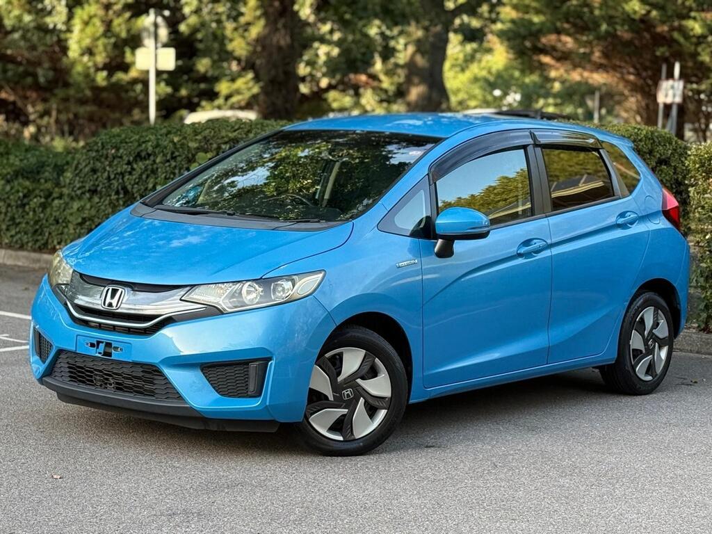 Honda Jazz L Package |1.5L Petrol Hybrid 2015
