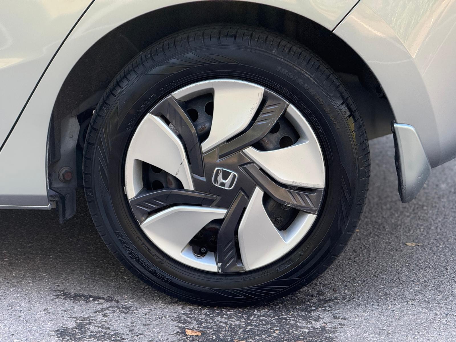 HONDA JAZZ HYBRID 2014 | 1.5L Hybrid | Automatic | 76,000 KM / Approx. 47,200 Miles