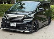 Toyota Vellfire 30 Series | 2500cc Petrol | 8 Seater 2015
